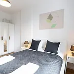 Urban Chic - Pereca Cozy & Stylish In * Warsaw