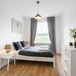 Urban Chic - Pereca Cozy & Stylish In