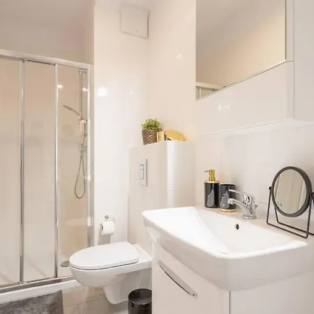 Apartment Urban Chic - -cozy And Stylish - Rondo Onz - Pereca