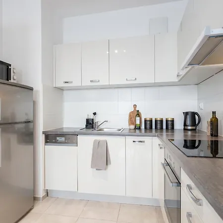 Urban Chic - Pereca Cozy & Stylish In Apartment *